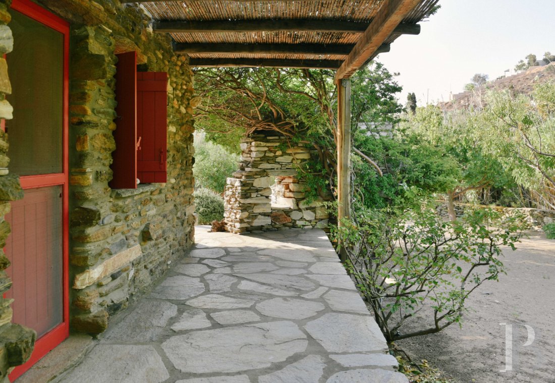Three former sheepfolds united by a beautiful spirit by the sea in Tinos, the Cyclades - photo  n°25